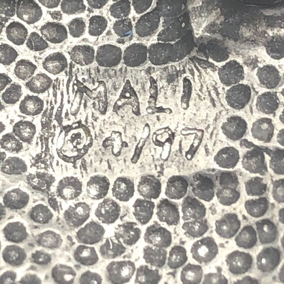 Vintage Mali Three Pigs Dancing Smiling Silver Tone Metal Signed Whimsical - Picture 4 of 5